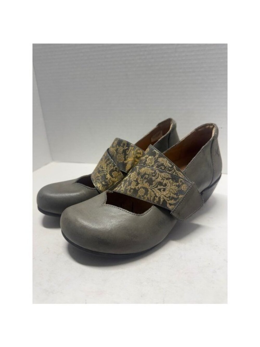 Portofino Grey Leather Gold Floral Brocade Strap Block Heel Shoe Spain 37 6.5